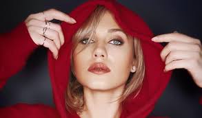 Michaela prosan a împărtășit cu urmăritorii ei nu doar vestea aceasta frumoasă, ci și fotografii în care se vede burtica de graviduță. Michaela Prosan ActriÈ›a Din Serialul Fructul Oprit Este InsÄƒrcinatÄƒ Pentru Prima OarÄƒ Elle Ro