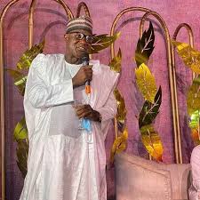 Anteriormente, bankole fue director de agencias de transporte de nigeria limited desde 1995 hasta. 4yocr4h 26m4mm