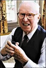 Sir Julian Stephen Alfred Hodge : London Remembers, Aiming to capture all  memorials in London