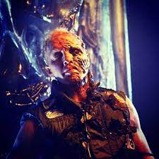 Markrolstonofficial As Private Drake In Prosthetic Burn Makeup On The Set Of Jamescameronofficial S Aliens James Cameron Aliens Alien James Cameron