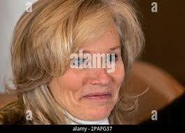 Brenda Siemer's Instagram, Twitter & Facebook