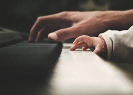 Klavier spielen hat auch viel mit *verstehen* zu tun. Kostenlos Klavier Lernen á… So Lernt Man Klavierspielen