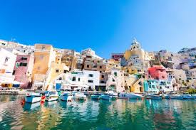 Trova l'indirizzo che cerchi sulla mappa di isola di procida o prepara un calcolo d'itinerario a partire da o verso isola di procida, trova tutti i siti turistici e i ristoranti della. Isola Di Procida Cosa Vedere In Un Weekend