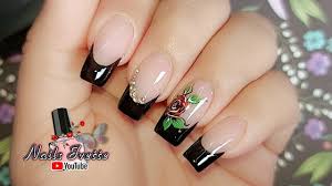 Diseño de uñas francés negro