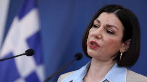 Όπως τόνισε, συχνά ακούγονται διαφορετικές απόψεις. Pelwnh Mikrokommatikh H Parembash Tsipra Estw Mia Fora Na Syndramei Thn Koinh Prospa8eia Cnn Gr