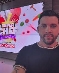 No hay forma de que nuestro Creativo Burger no te deje así: 😛 • Los  esperamos hoy a partir de las 4:00pm • 📸: @iiinformal.agency