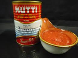 Sinds 1899 maakt het familiebedrijf mutti in parma al tomaten in blik, tomatenpassata en tomatenpuree. Polpa Tomaten Francesco Mutti Bei Emolino De Emolino