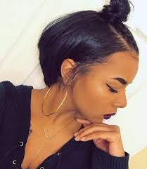It grants a strong emphasis on the cheekbones, eyes and chin as it creates an illusion of a frame or counter that forms a special type of accent. 65 Best Short Hairstyles For Black Women 2018 2019 Coiffure Courte Cheveux Style De Cheveux