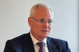 AES Corp's Annual Dividend Reaches $0.7038, Attracting Value Investors