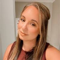 Danielle Ladd's Instagram, Twitter & Facebook