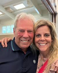 Niki Bennett, LCSW (@blessed.mess.therapist) • Instagram photos and videos