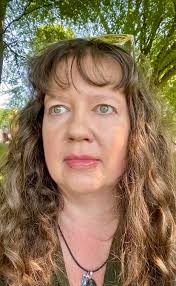 What colours are my eyes? People telle me that they often change colours.  But is that even possible?