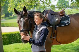 Offre non cumulable, valable une seule fois. Penelope Leprevost Golden Horse