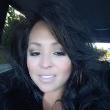 Stacey Maes's Instagram, Twitter & Facebook