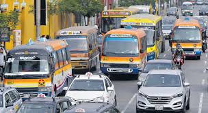 La sala situacional amplió ayer el horario de circulación para el transporte público y la asociación de radiotaxis mediante un acta para que operen de 5:00 a 20:00 durante los. Atu Dispondra Que Buses De Transporte Operen Solo A Un 50 Desde Este Martes Peru Gestion