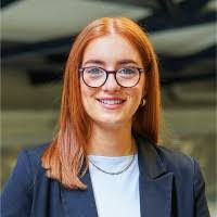 Kate Mccauley's Instagram, Twitter & Facebook