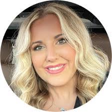 Amanda Wren's Instagram, Twitter & Facebook