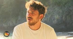I piedi troppo belli e perfetti di questo super bonazzo. Andrea Cerioli Repented Of Going To The Island Maybe It S Not Reality For Me
