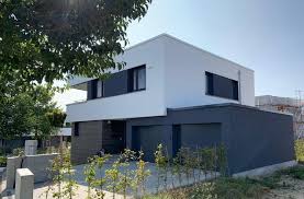 Eine garage ist eine abschließbare, überdachte und durch wände umschlossene abstellmöglichkeit für fahrzeuge, meist pkws. Garage Oder Carport Was Erfullt Besser Ihre Anspruche Rotzer Ziegelhaus Blog