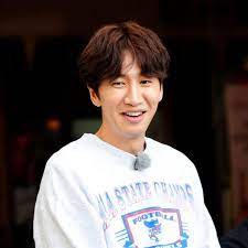 Kwang soo the fibber vs gullible bentley running man, the return of superman. Lee Kwang Soo Announces Departure From Running Man
