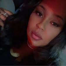 Desirae Thompson's Instagram, Twitter & Facebook