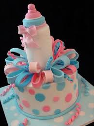 Pastel baby shower, decorado con ropitas y botones en el cake topper dispone de un bebe durmiendo, se puede colocar el nombre del bebe, disponible también en color rosado para nena. 55 Pasteles Para Baby Shower Muy Originales Y Deliciosos