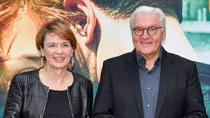 Jul 01, 2021 · antijüdische proteste und übergriffe werfen ein schlechtes licht auf deutschland. Frank Walter Steinmeier Privat Heimliches Laster Und Krankheits Drama So Lebt Der Bundesprasident News De