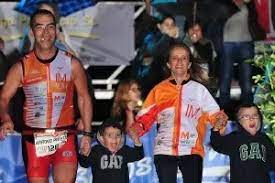 Espero poder, dessa vez, manter essa promessa que estou fazendo pra mim mesma, de colocar pra fora, em textos, o que está transbordando em mim. Ele Tem Esclerose Multipla Terminou Um Ironman E Virou Filme No Netflix 22 04 2017 Uol Esporte