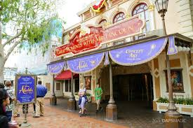 Disney S Aladdin Delights Guests With Short Film Preview In Disneyland Resort Disneyland Resort Aladdin Short Film