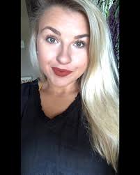 User describes themselves as dapper