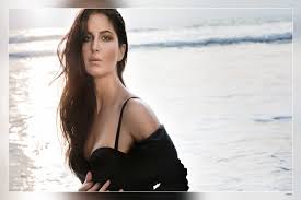 PostersWorld Katrina Kaif Actress Matte Finish Paper Poster Print 12 x 18  Inch (Multicolor) PW-31138 : Amazon.in: Home & Kitchen