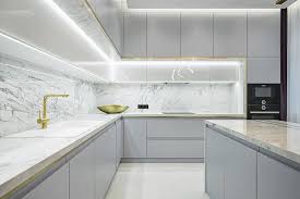 Este tipo de iluminación es la más común utilizada en la mayoría de las cocinas, está indicada principalmente para iluminar en las zonas de trabajo en la encimera. Iluminacion Para Cocinas Caracteristicas Y Consejos