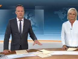 Das magazin „spiegel tv verweist auf eine spur, die zu dem verschwörungstheoretiker ken jebsen führe. Zdf Heute Moderatoren Verabschieden Sich Emotional Von Jana Thiel Tv