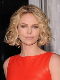 Check spelling or type a new query. Idee Coiffure Coupe De Cheveux Mi Court Carre Mi Long Carre Boucle Maquillage Yeux Bleus Madame Tn Magazine Feminin Numero 1 Mode Beaute Shopping Lifestyle