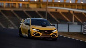 Our desire to create the perfect sports machine for the road and the track is imprinted into its dna and drawn into. Watch 2021 Honda Civic Type R Limited Edition Hit 180 Mph