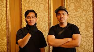 Putra presiden joko widodo, gibran rakabuming raka kian memantapkan langkahnya maju dalam pilkada solo. Kaesang Pangarep Dan Gibran Rakabuming Raka Jadi Juri Tamu Program Memasak Showbiz Liputan6 Com
