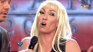 Ernestina pais estaría en pareja con el ex cantante joaquín levinton. Cumbia Pop Para Despedir La Semana Teledoce Com