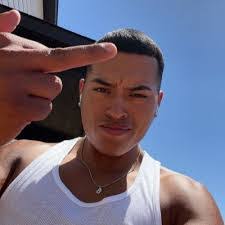 Damian Cardenas's Instagram, Twitter & Facebook