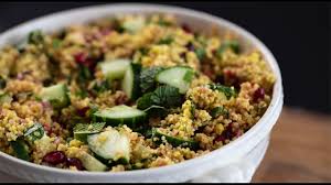 Check de tajine elke 10 minuten of er nog genoeg vocht in zit. Vegan Marokkaanse Couscoussalade Met Granaatappel En Citroen Youtube