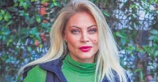 She is an actress and producer, known for kurtlar vadisi (2003), o simdi asker (2003) and banyo (2005). Seray Sever Kimdir Kac Yasinda Seray Sever In Esi Eray Sunbul Kac Yasinda Nereli Meslegi Ne Takvim