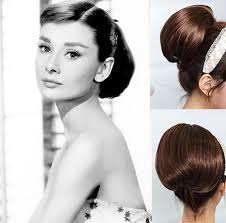 This hairstyle looks great on audrey. Audrey Hepburn Hairstyles Hairstylo Audrey Hepburn Hair Hair Icon Vintage Hairstyles