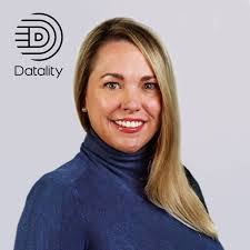 Caroline Kowalski's Instagram, Twitter & Facebook