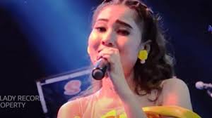 Berdiri bulu romaku songwriter : Chord Kunci Gitar Berdiri Bulu Romaku Versi Nella Kharisma Tribun Jateng