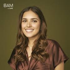 Amanda Mieczkowski's Instagram, Twitter & Facebook