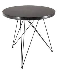 Elle ravivera votre intérieur et y apportera du charme. Table Ronde Sticchite Serax Made In Design