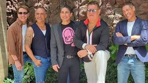 Le sobreviven su hijo marcos reyes y su hija cecilia reyes. Que Ningun Nino Vuelva A Pasar Por Algo Parecido El Ex Menudo Ray Reyes Se Sumo Al Rechazo Contra Subete A Mi Moto Infobae
