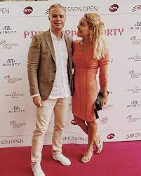 Emma igelström is a former breaststroke swimmer and european record holder from sweden. Ilse Jacobsen Hornbaek Swedish Ex Pro Swimmer Emma Igelstrom In Her Aba Dress On The Pink Carpet During Ericsson Open In Bastad Doesn T She Look Great Facebook