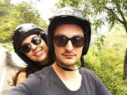 driving_scooter_ella_hills_sri_lanka