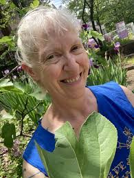 Lisa Greenleaf's Instagram, Twitter & Facebook