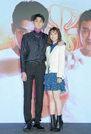 《神之鄉》（英語： the summer temple fair ），2021年東森電視自製戲劇系列之第二十部作品。由王識賢、李李仁、李玉璽、項婕如、林玟誼、周采詩、謝怡芬、王彩樺、黃鐙輝、林暉閔主演。 2020年8月3日開鏡，改編自漫畫家左萱同名漫畫。 JanetæŒºå­•è‚šæ‹ ç¥žä¹‹é„‰ ç…§è·'è·³æŽçŽ‰ç'½è¢«å•å¥³å‹ä¹¾ç¬' é‚„æ´»è'— å¨›æ¨‚ ä¸­æ™‚